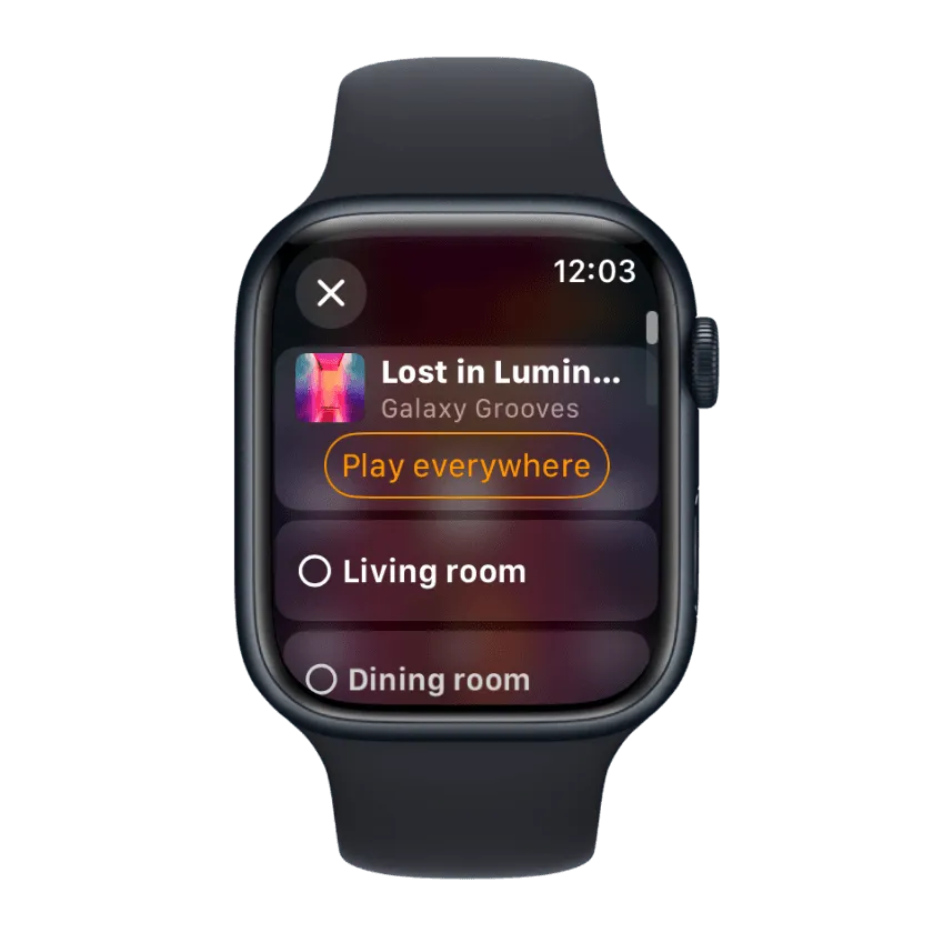 Die Gruppen-Ansicht in Lyd auf einer Apple Watch: ein Button „Play everywhere“ über einer Raumliste mit „Living room“ und „Dining room“