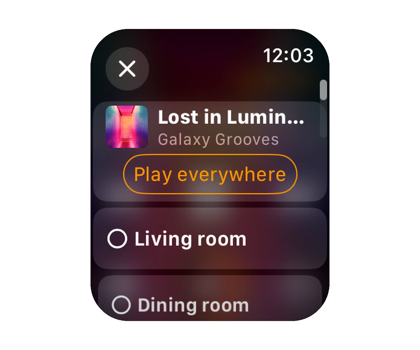 Der Gruppierungsbildschirm von Lyd auf einer Apple Watch, mit der Schaltfläche „Überall abspielen“ über einer Liste von Räumen