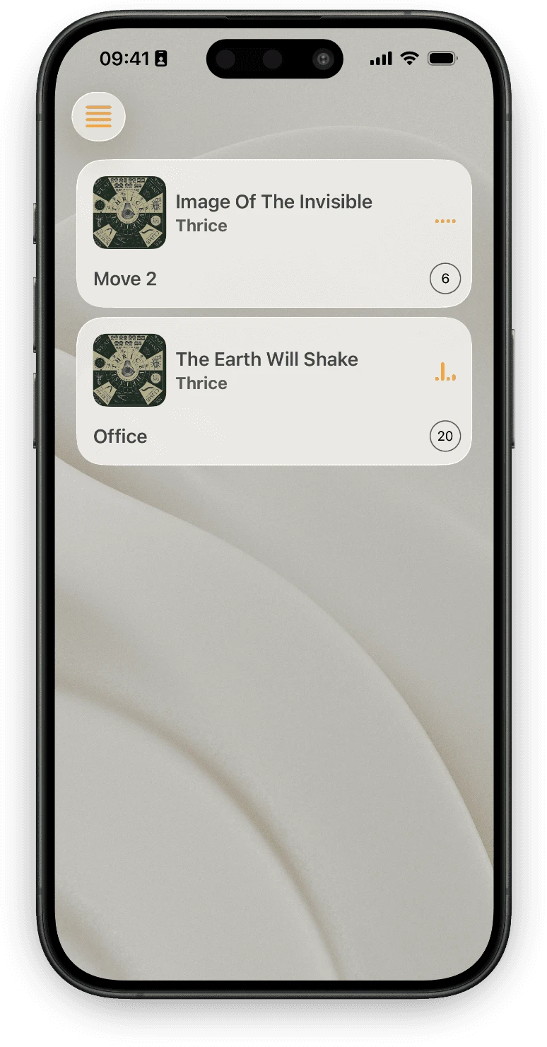 Sono+ auf dem iPhone mit zwei Karten, eine für einen Move 2 bei Lautstärke 6 und eine für das Büro bei 20, jeweils mit Cover und Titel